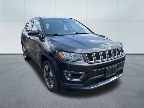 Used 2019 Jeep Compass Limited AWD/4WD image 5