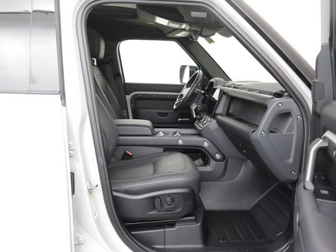 Used 2026 Land Rover Defender 110 X-Dynamic SE AWD/4WD image 18
