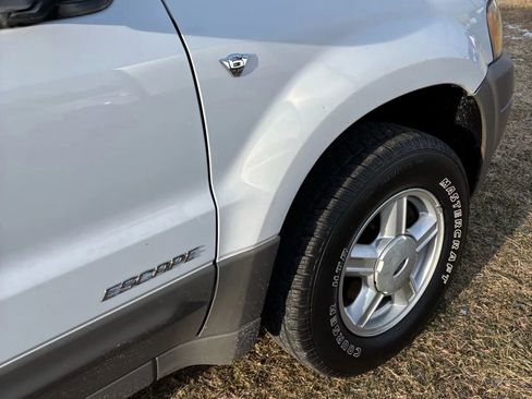 Used 2002 Ford Escape XLS image 37