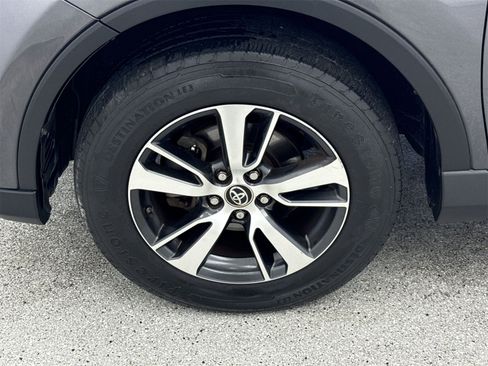 Used 2018 Toyota RAV4 XLE image 37