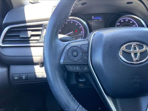 Used 2018 Toyota Camry SE FWD image 23