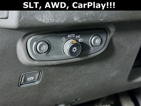 Used 2024 GMC Terrain SLT image 11