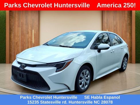 Used 2021 Toyota Corolla LE FWD image 26