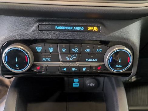 Used 2022 Ford Escape SE w/ SE Sport Appearance Package image 15