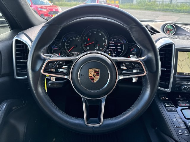 Used 2016 Porsche Cayenne AWD/4WD image 20