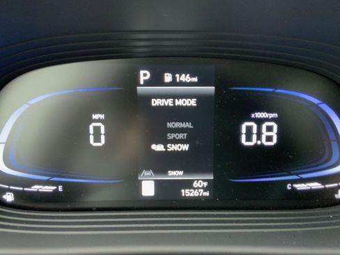 Used 2024 Hyundai Venue Limited FWD image 48