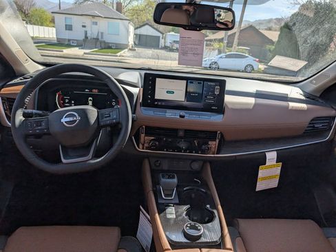 New 2026 Nissan Rogue Platinum image 7