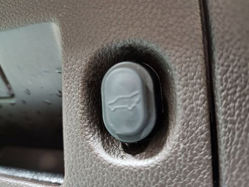 Used 2020 GMC Yukon XL Denali w/ Open Road Package image 25