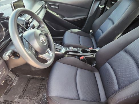 Used 2017 Toyota Yaris iA image 8