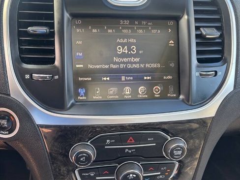 Used 2015 Chrysler 300 C w/ Harman/Kardon Audio Group AWD/4WD image 22
