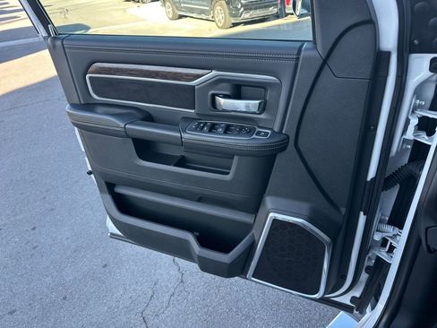 Used 2021 RAM 2500 Laramie w/ Off Road Package image 18