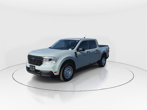 Used 2024 Ford Maverick XL image 4