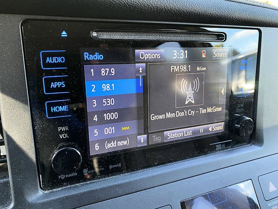 Used 2017 Toyota Sienna XLE w/ XLE Navigation Package FWD image 13