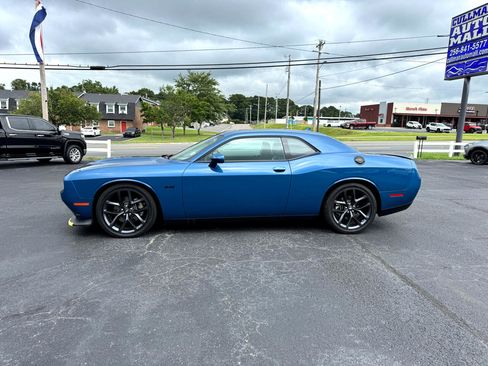 Used 2023 Dodge Challenger R/T w/ Plus Package image 2