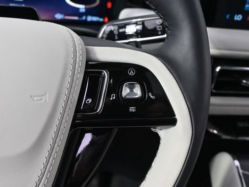 New 2026 Lincoln Aviator Black Label w/ Jet Appearance Package AWD/4WD image 34