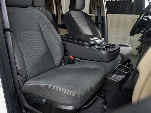 Used 2022 RAM 3500 Big Horn image 29