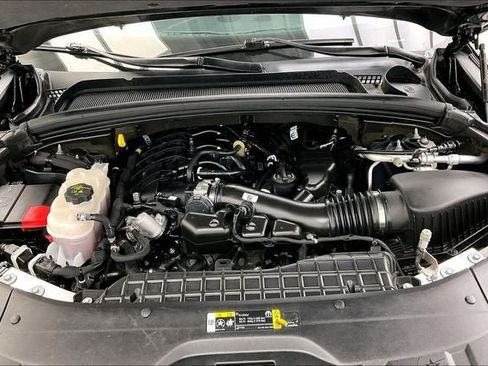 Used 2023 Jeep Grand Cherokee Altitude AWD/4WD image 29