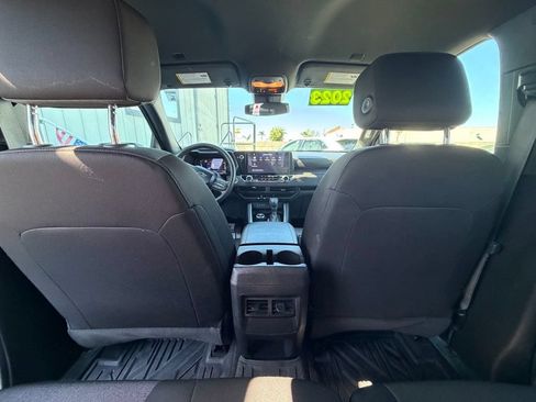 Used 2023 Chevrolet Colorado Trail Boss w/ Technology Package AWD/4WD image 13