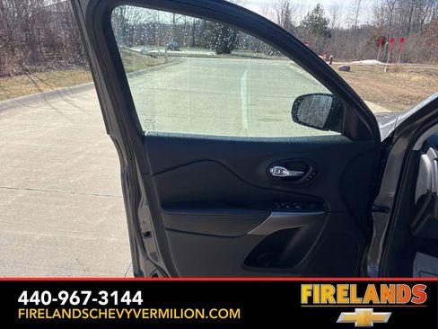 Used 2022 Jeep Cherokee Limited w/ Mopar Interior Package image 13