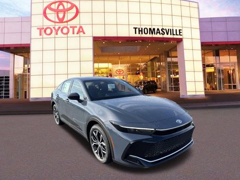 New 2025 Toyota Crown image 3