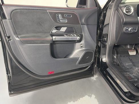 Used 2023 Mercedes-Benz GLB 35 AMG 4MATIC image 20