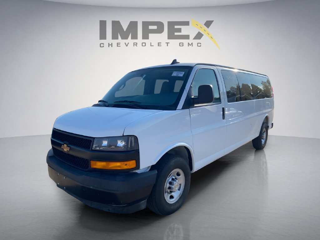 Used 2025 Chevrolet Express 3500 LS RWD image 1
