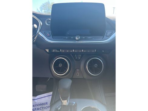 Used 2024 Chevrolet Blazer LT image 7