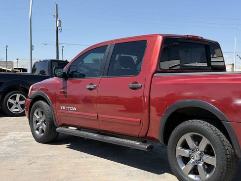 Used 2015 Nissan Titan SV w/ SV Value Truck Package RWD image 12