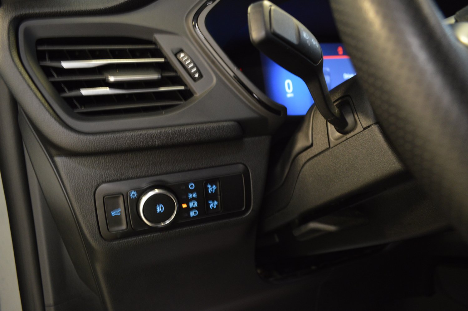 Used 2025 Ford Escape ST-Line Select AWD/4WD image 16
