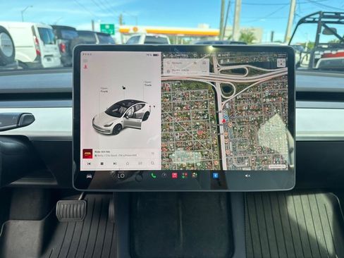 Used 2022 Tesla Model 3 RWD image 16