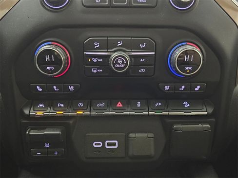 Used 2019 Chevrolet Silverado 1500 High Country image 32