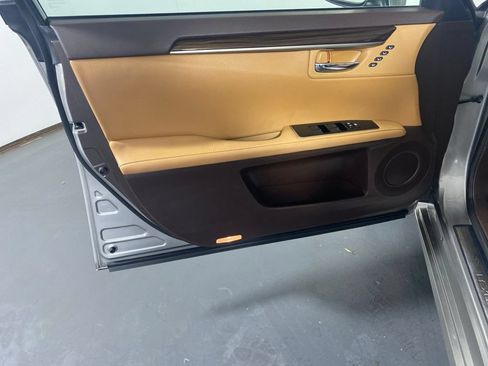 Used 2017 Lexus ES 350 FWD image 25