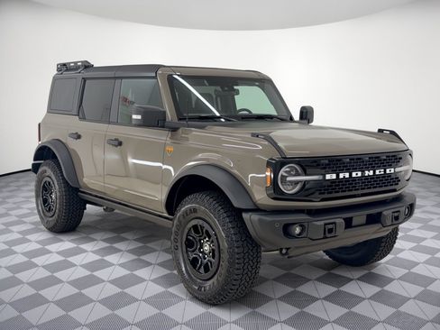 Used 2025 Ford Bronco Badlands AWD/4WD image 7