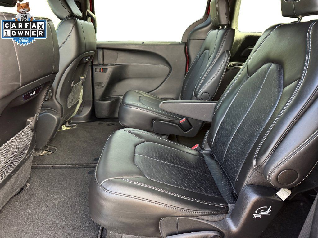 Used 2024 Chrysler Pacifica Touring-L w/ S Appearance Package AWD/4WD image 14