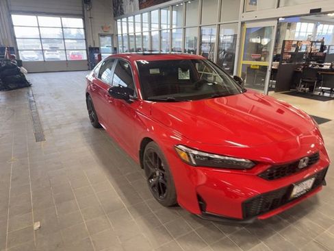 Used 2025 Honda Civic Sport image 3