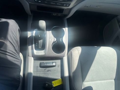 Used 2020 Honda Pilot LX image 19