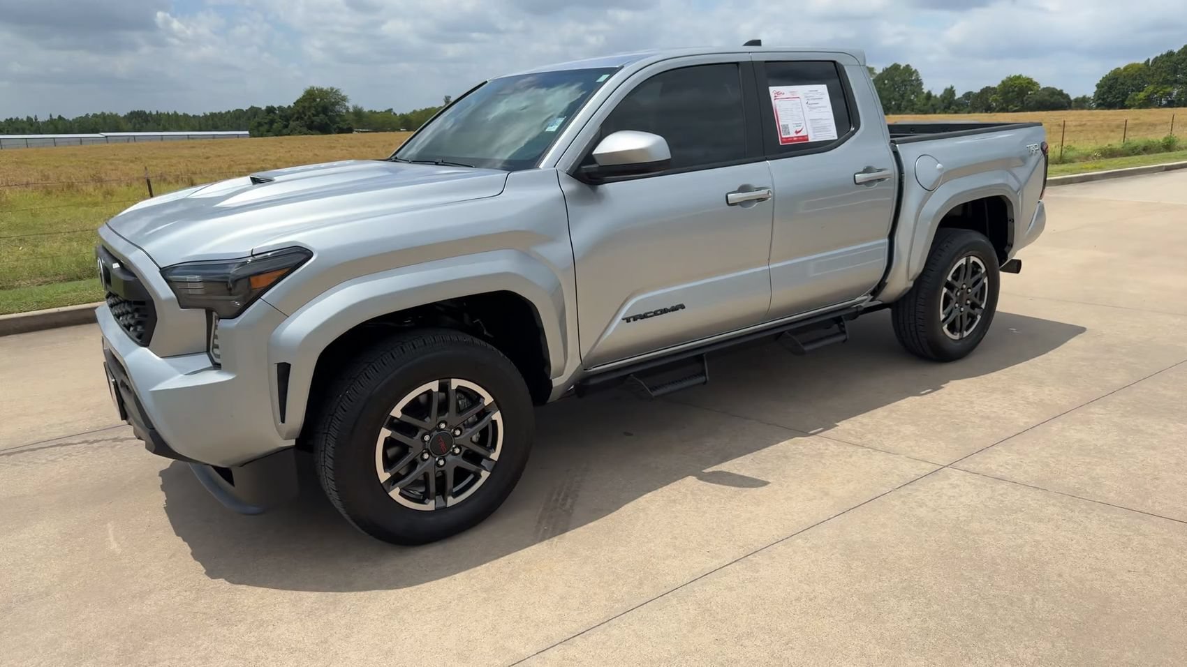 Used 2024 Toyota Tacoma TRD Sport AWD/4WD image 5