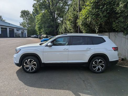 Used 2023 Volkswagen Atlas SEL AWD/4WD image 2
