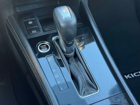 Used 2023 Nissan Kicks SV image 28