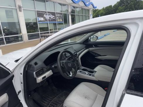 Used 2019 Honda Accord Hybrid image 6