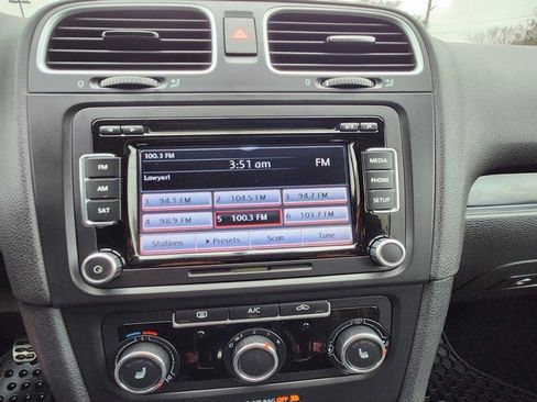 Used 2013 Volkswagen Golf 4-Door image 16