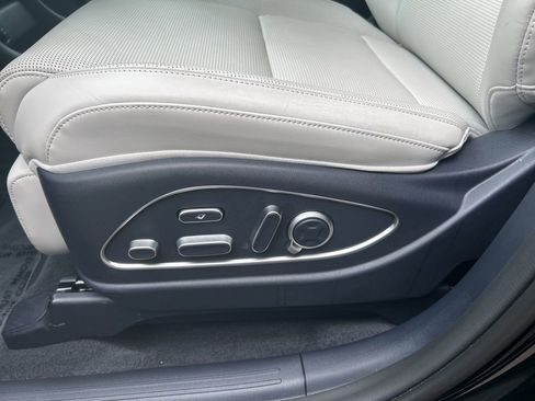 Certified 2026 Hyundai Palisade Calligraphy AWD/4WD image 17