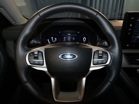 Used 2025 Ford Explorer Active image 11