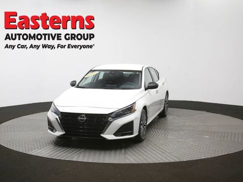 Used 2025 Nissan Altima 2.5 SV FWD image 53