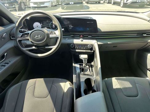 Used 2024 Hyundai Elantra SEL FWD image 10
