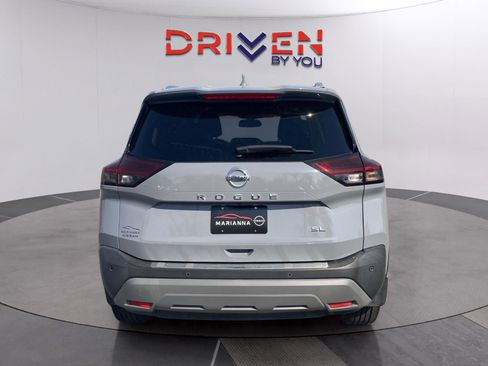Used 2021 Nissan Rogue SL w/ Premium Package image 3