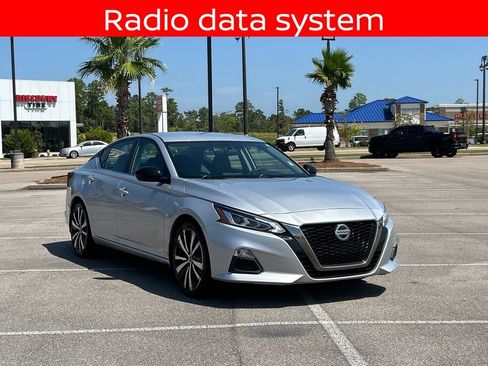 Used 2019 Nissan Altima 2.5 SR FWD image 9