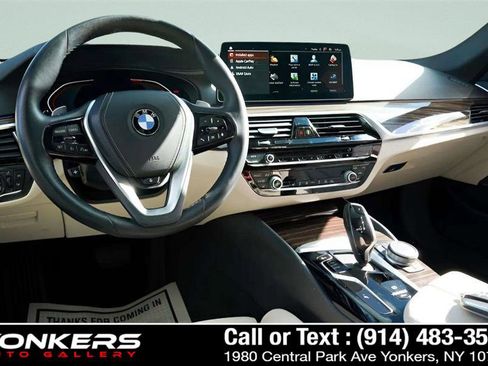Used 2022 BMW 540i xDrive w/ Premium Package image 36
