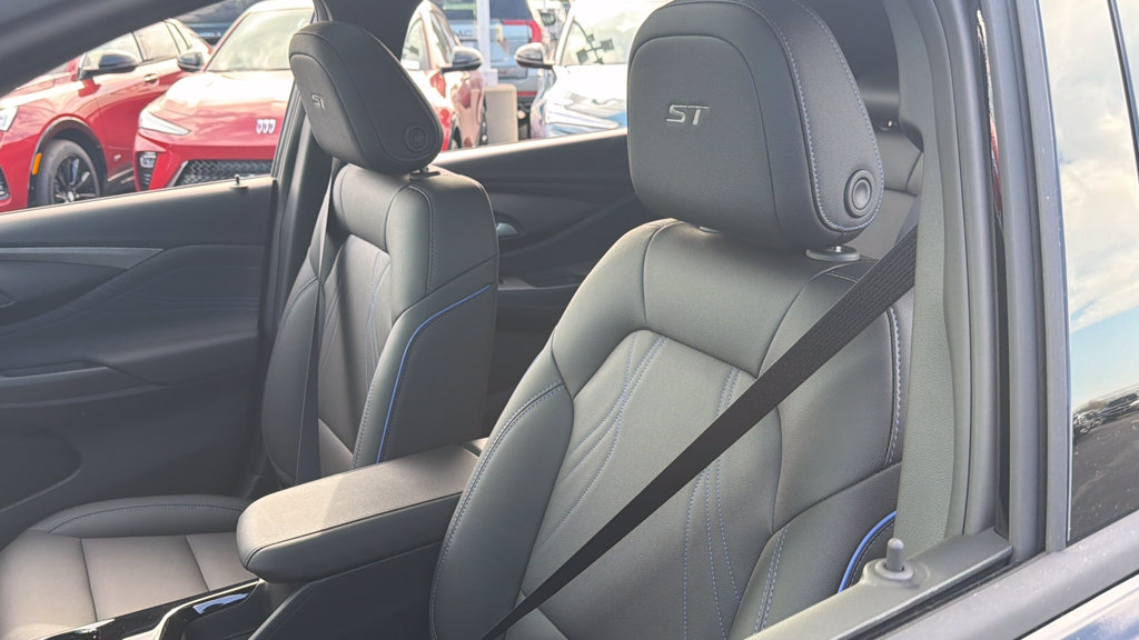 New 2026 Buick Envista Sport Touring w/ Convenience I Package FWD image 8