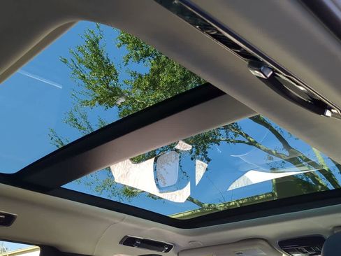 New 2025 Land Rover Range Rover Long Wheelbase Autobiography image 22